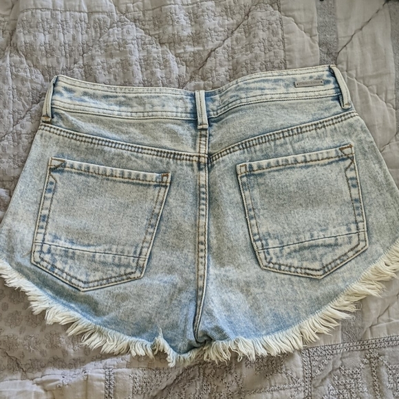 High Rise Cheeky 🔥 - Picture 2 of 3